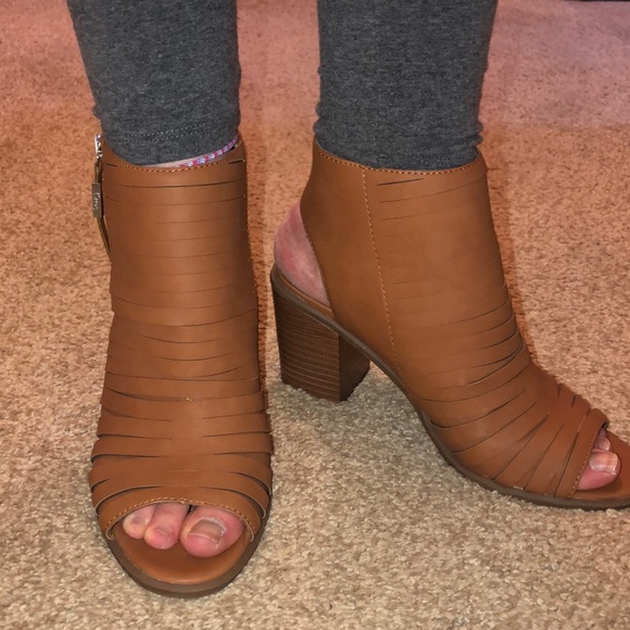 Light Brown CIRCUS by Sam Edelman Zip-Up Booties - Picture 4 of 8